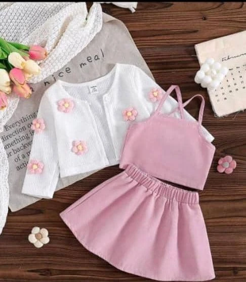 الملابس والاكسسوارات